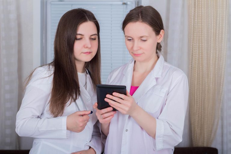 Mobile App for Representative Engagement: Enhancing Gynecologist Interactions